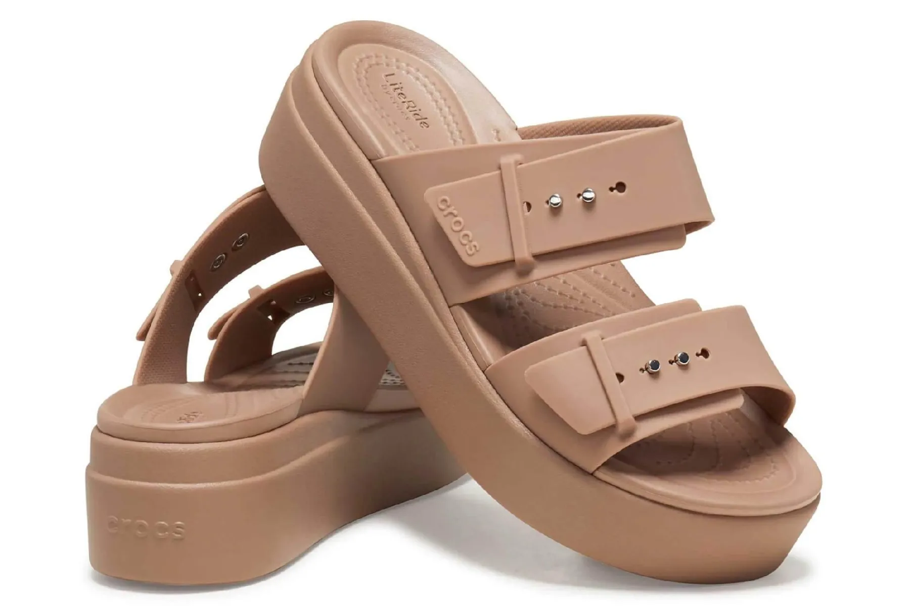 Sandalias de cuña BROOKLYN BUCKLE LOW WEDGE W | Crocs Hot