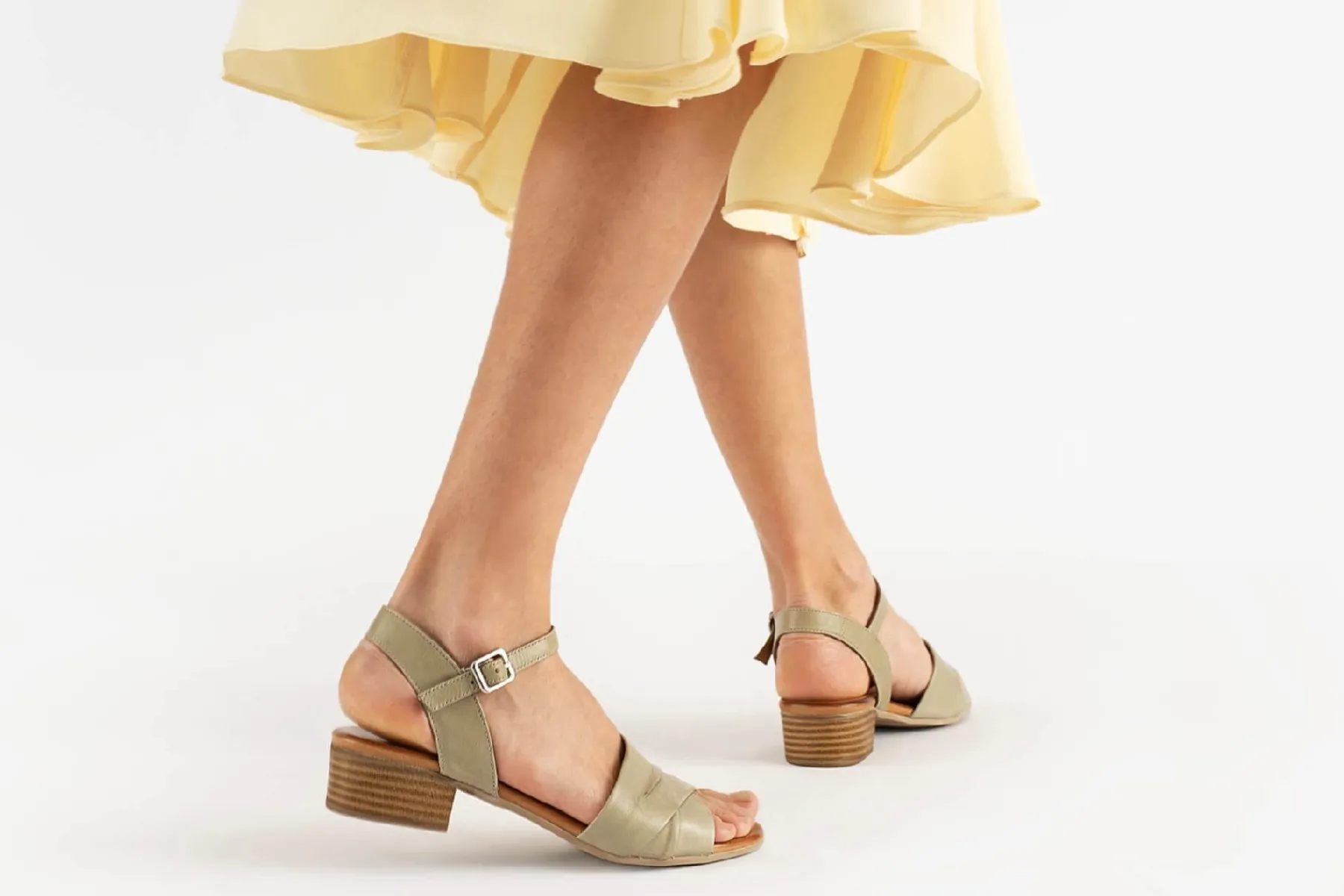 Sandalias de tacón IVIA | Camila's Hot