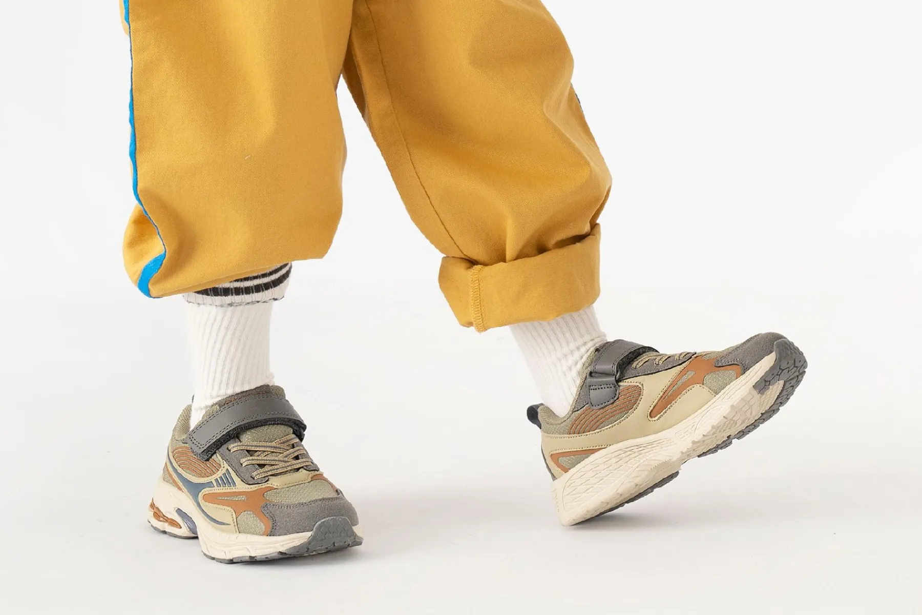 Zapatillas con tiras ajustables BENOIT | Eleven Kids Fashion